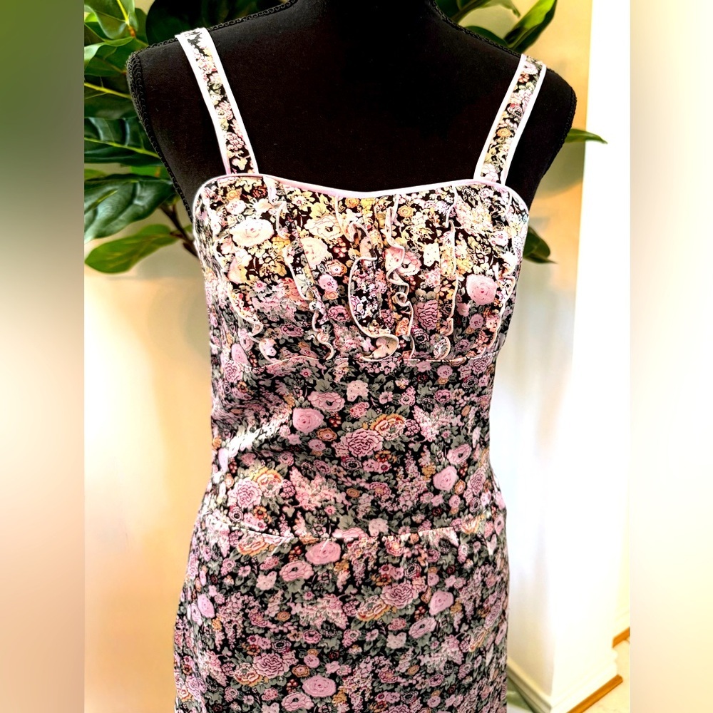 Junior L or XS Ladies - Floral Pink/Black Sun Dress w ruffled bodice & hem